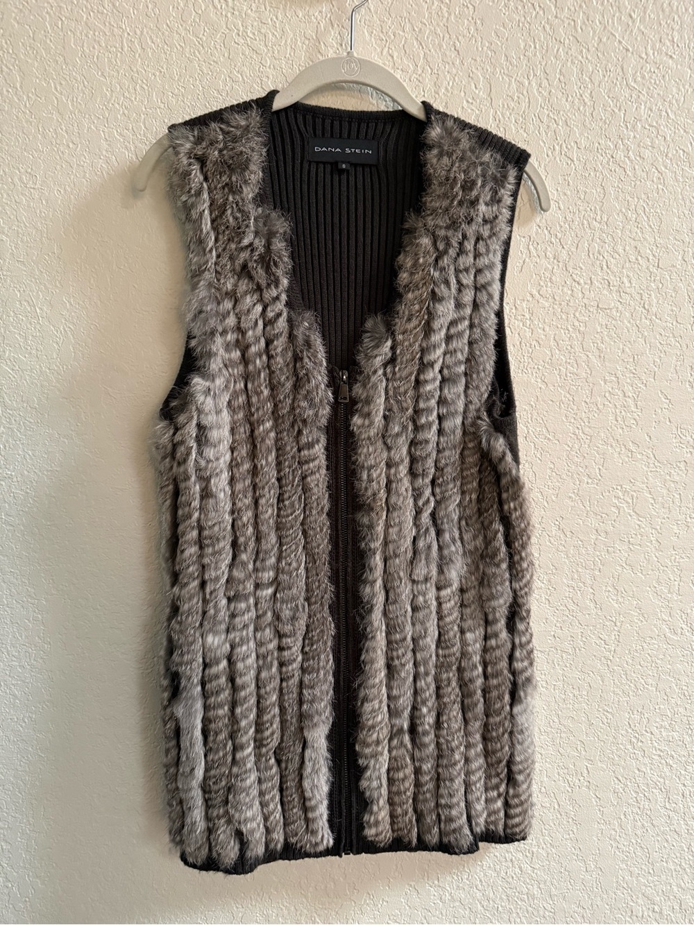 Rabbit Fur and Wool Ribbed Knit Sleeveless Vest